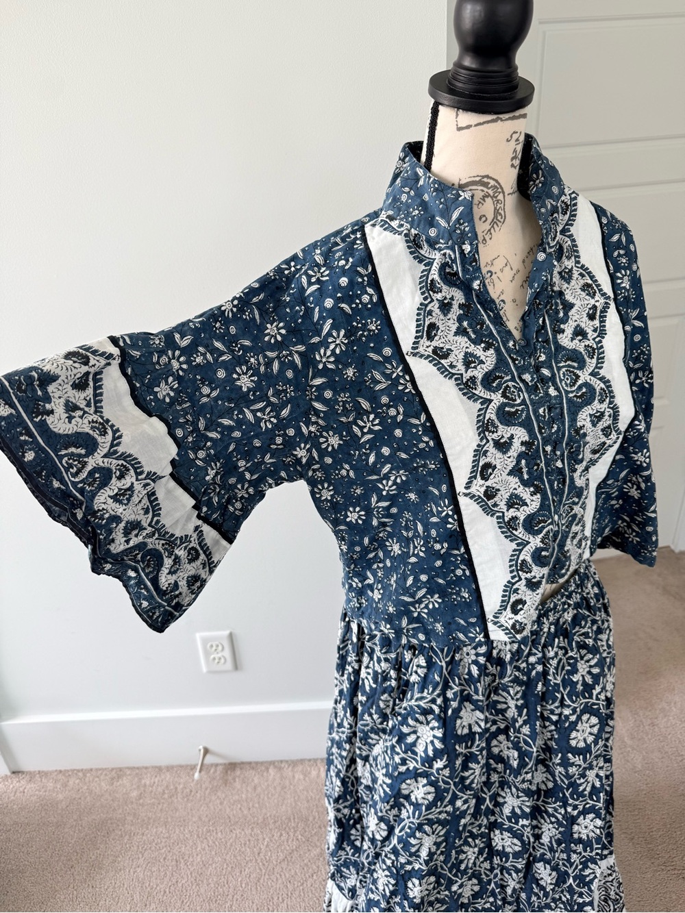 Like New Sue Sartor 3 piece belted Blue and White Printed Maxi Skirt Set - Picture 8 of 13
